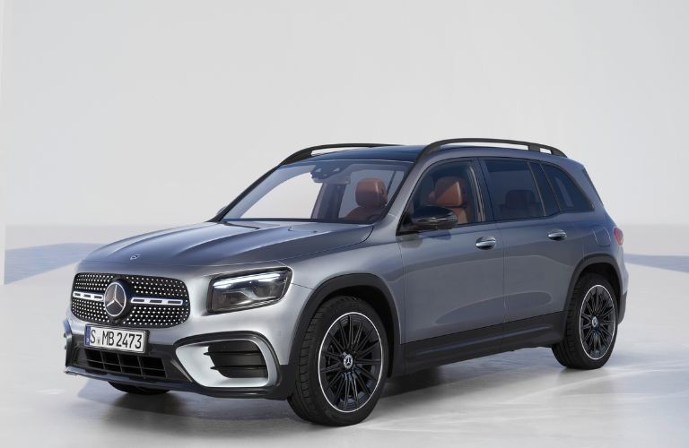 Mercedes-Benz GLB exterior front side view